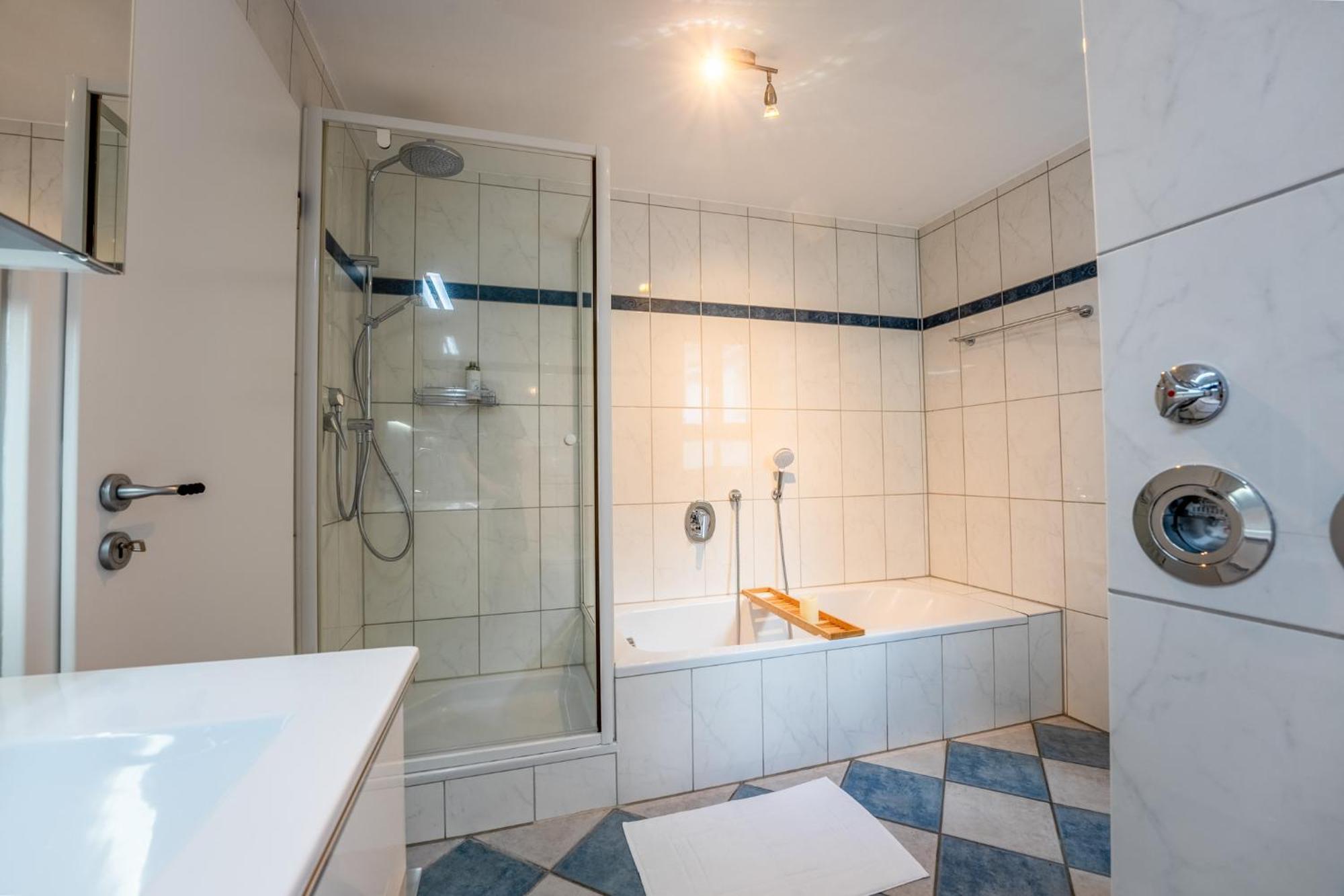 Schlossberg Residences - Markplatz City-Apartment ヴァインハイム エクステリア 写真